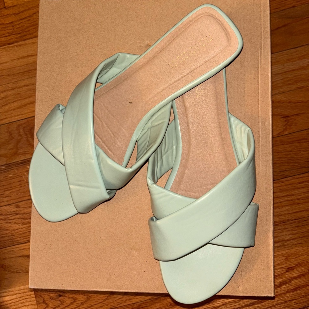 Women's Mint Slide Sandals - Size 10
